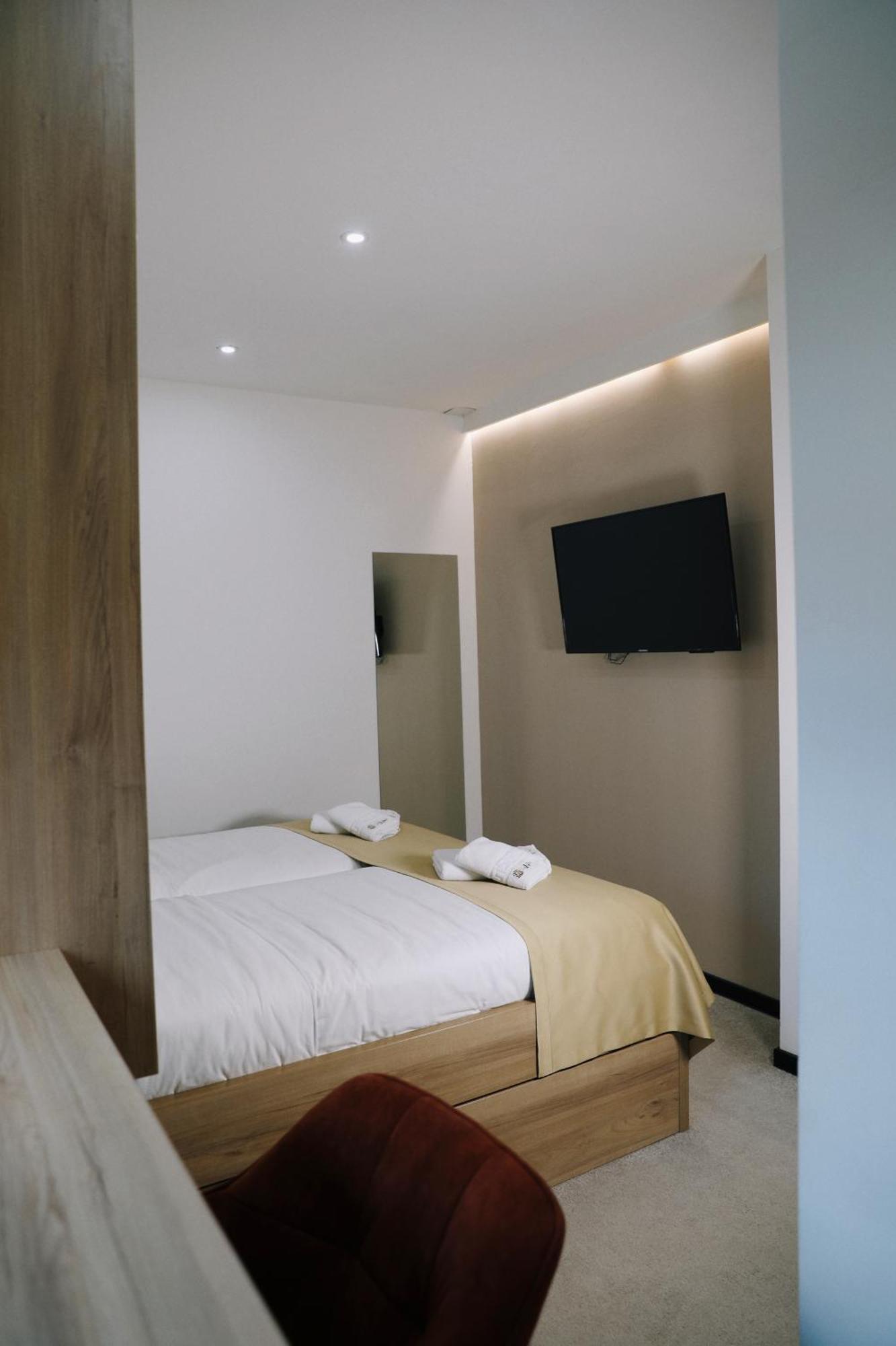 Hotel Sax-Win Pozega Habitación foto