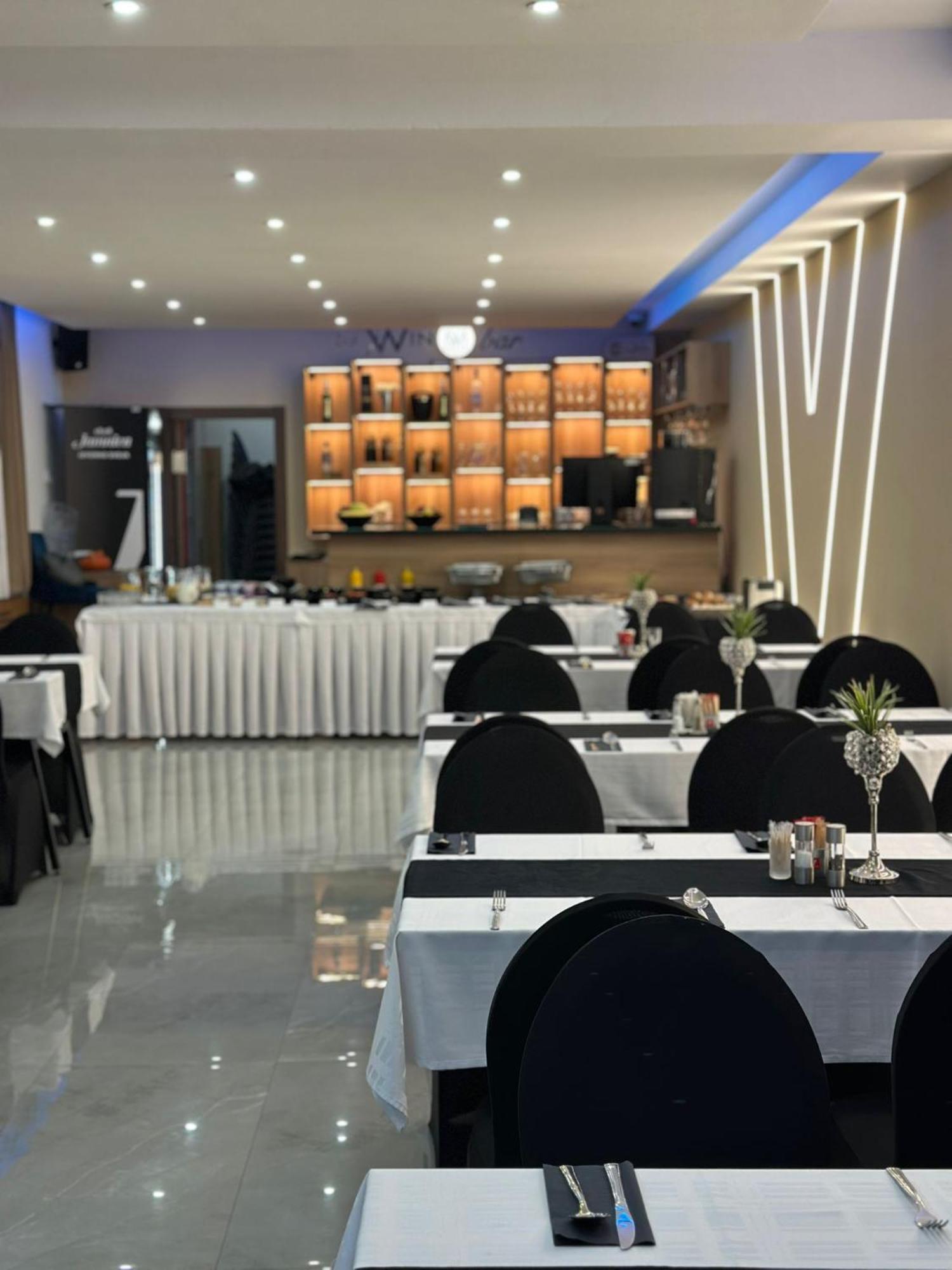Hotel Sax-Win Pozega Exterior foto